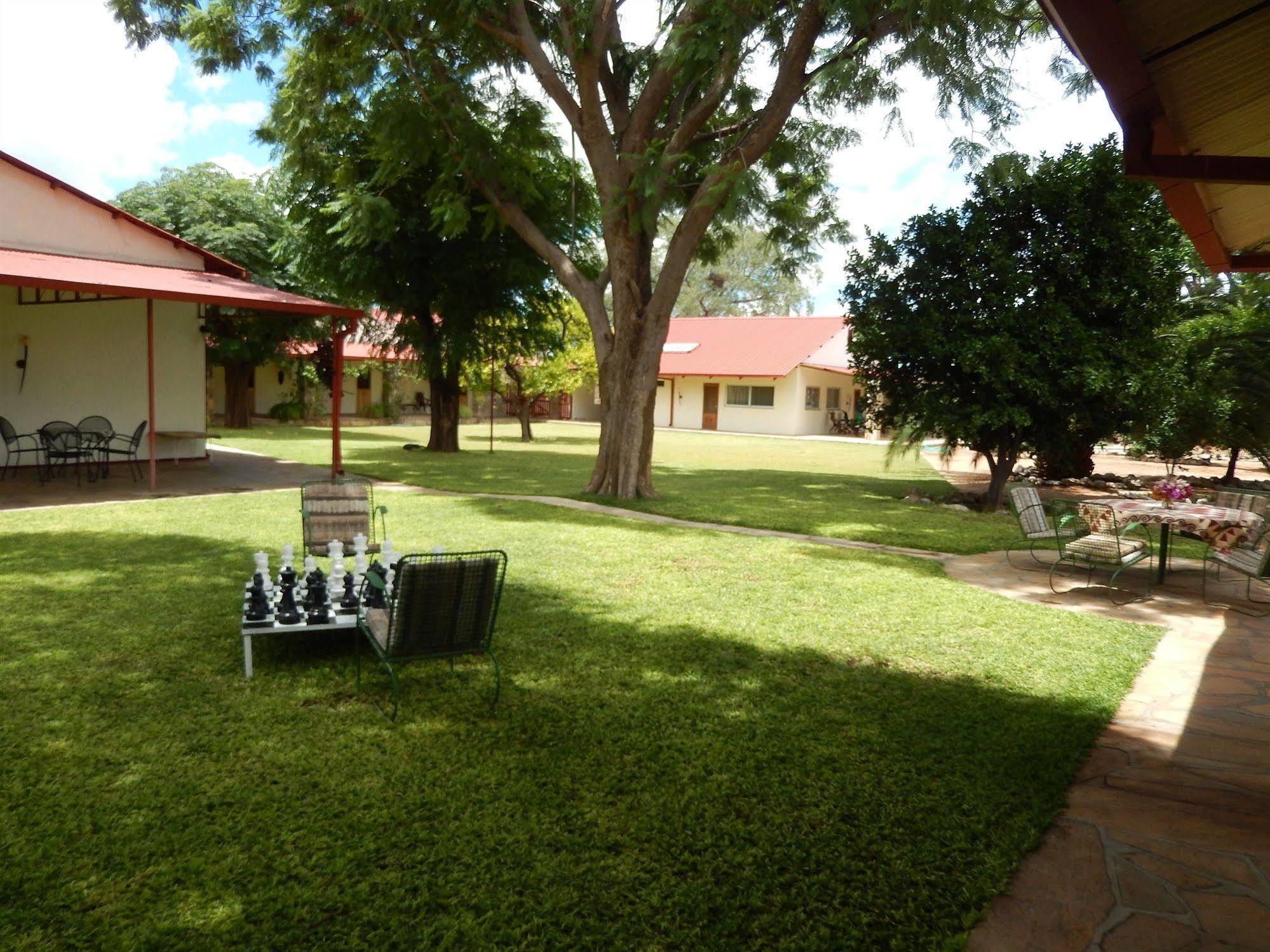 Dornhuegel Guestfarm Hotel Grootfontein ภายนอก รูปภาพ