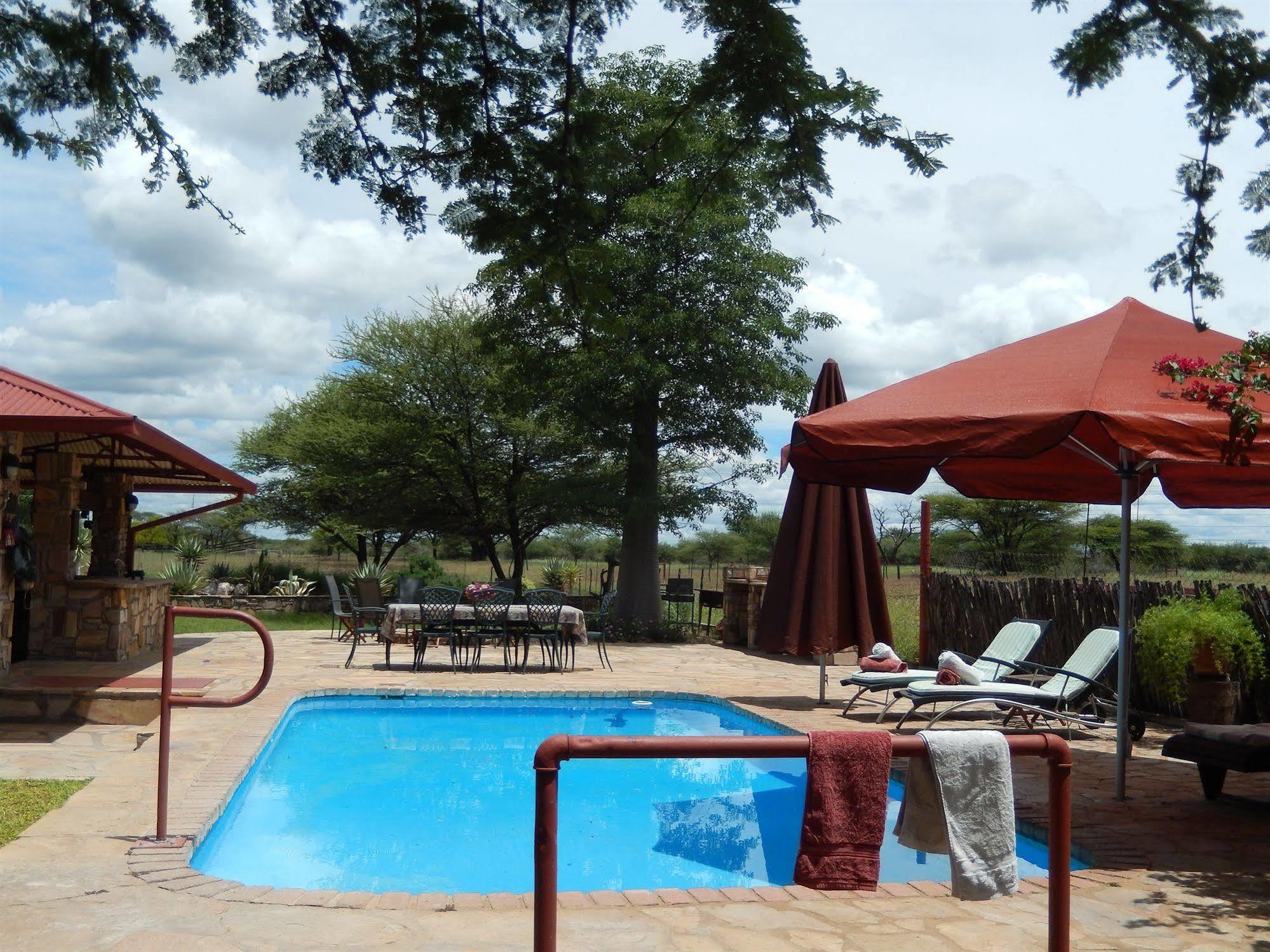 Dornhuegel Guestfarm Hotel Grootfontein ภายนอก รูปภาพ