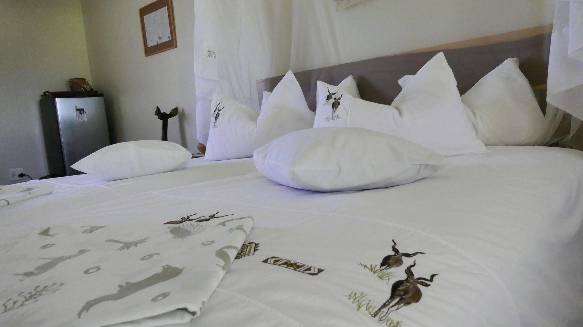 Dornhuegel Guestfarm Hotel Grootfontein ภายนอก รูปภาพ
